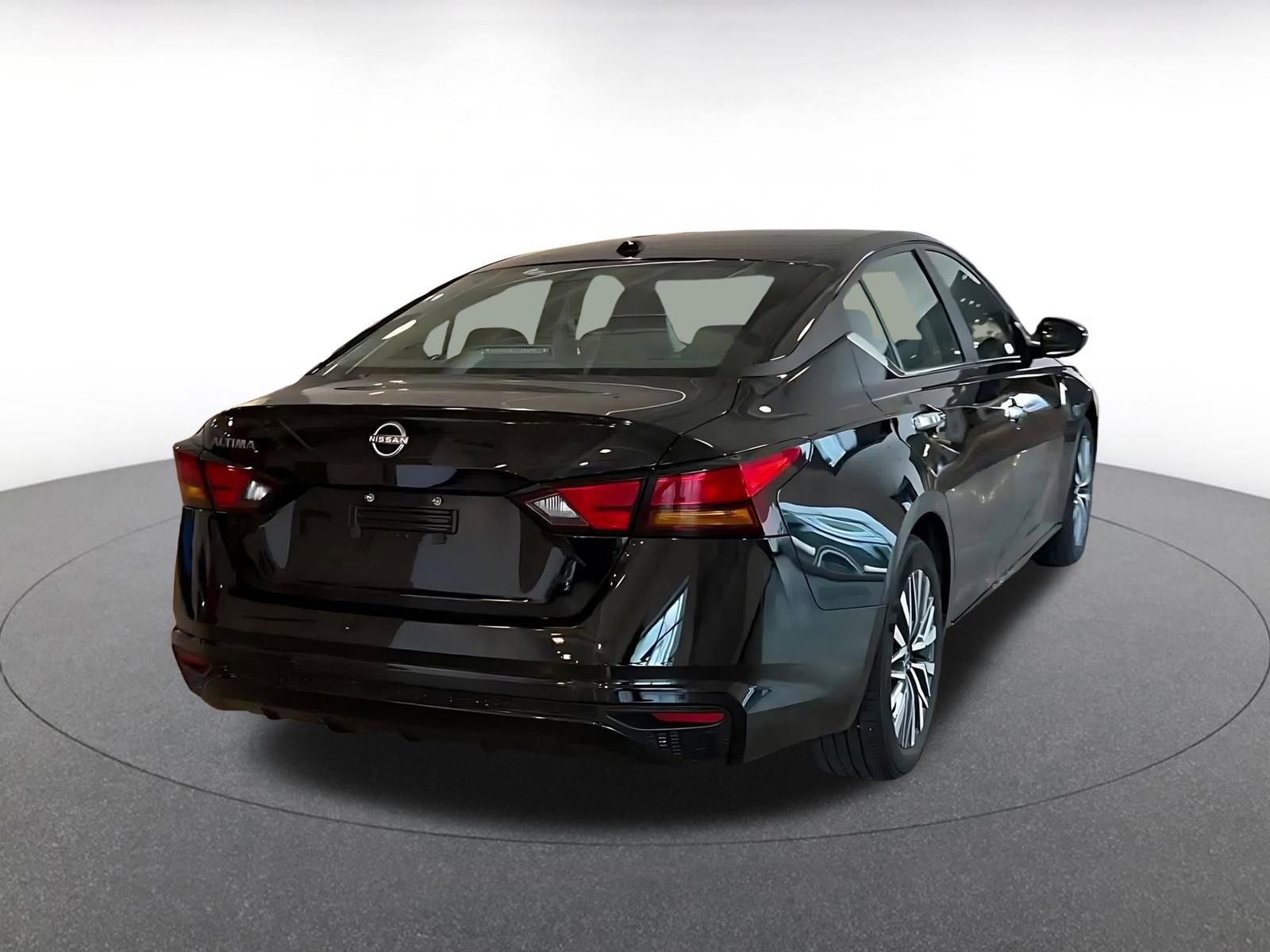 Thumbnail: 2025 Nissan Altima - 14