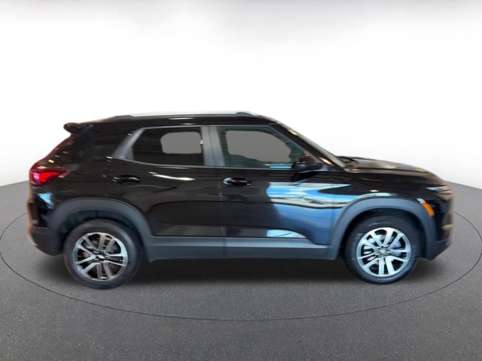 Thumbnail: 2025 Chevrolet TrailBlazer - 16