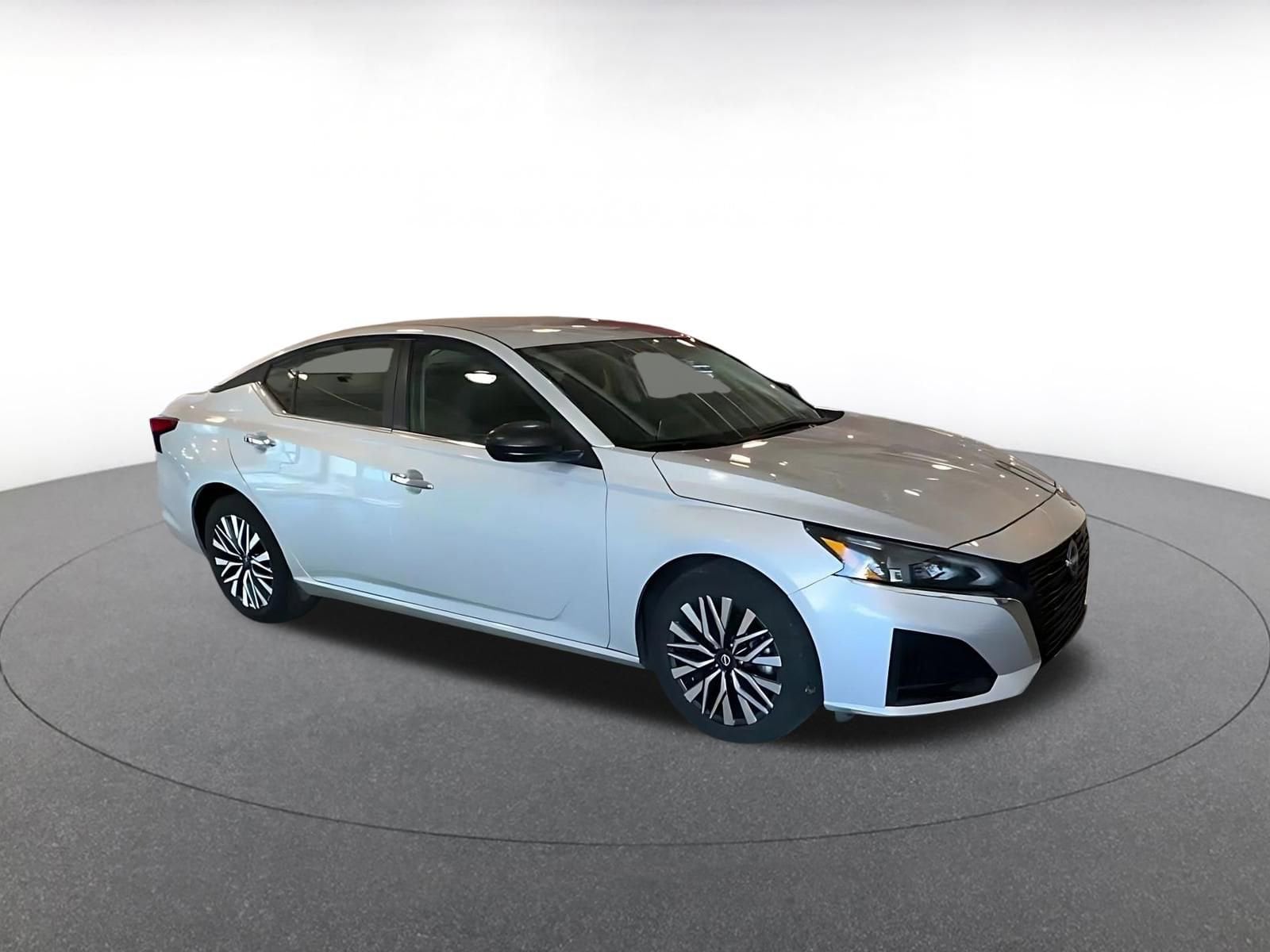 Thumbnail: 2025 Nissan Altima - 2