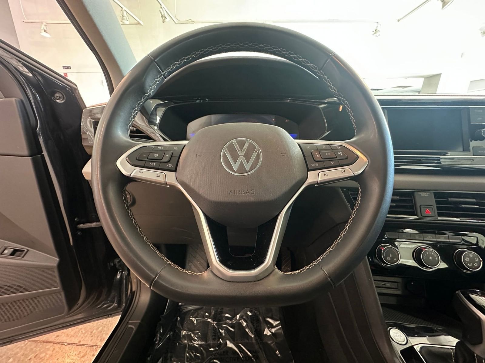 Thumbnail: 2024 Volkswagen Taos - 25