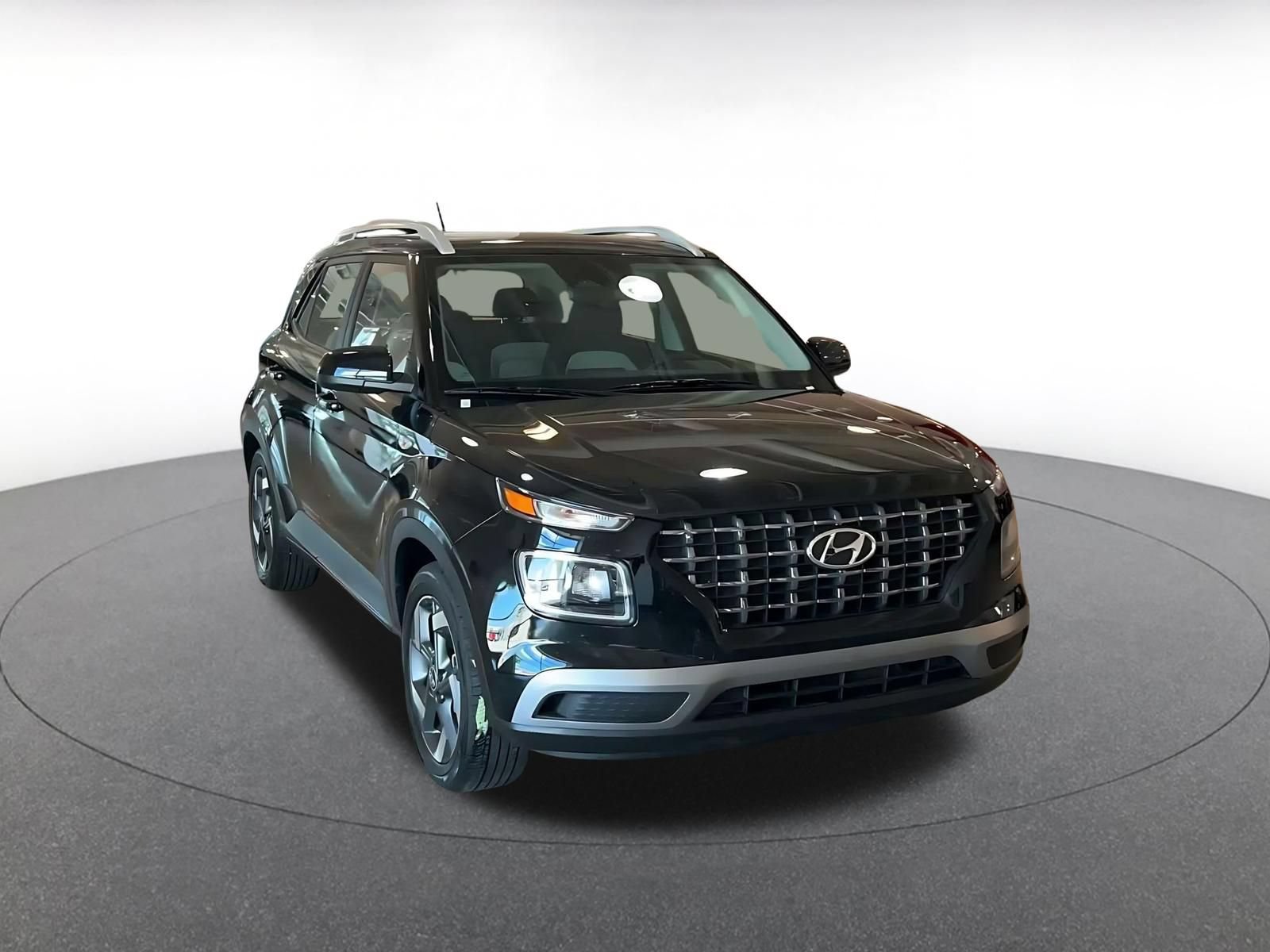 Thumbnail: 2026 Hyundai Venue - 3