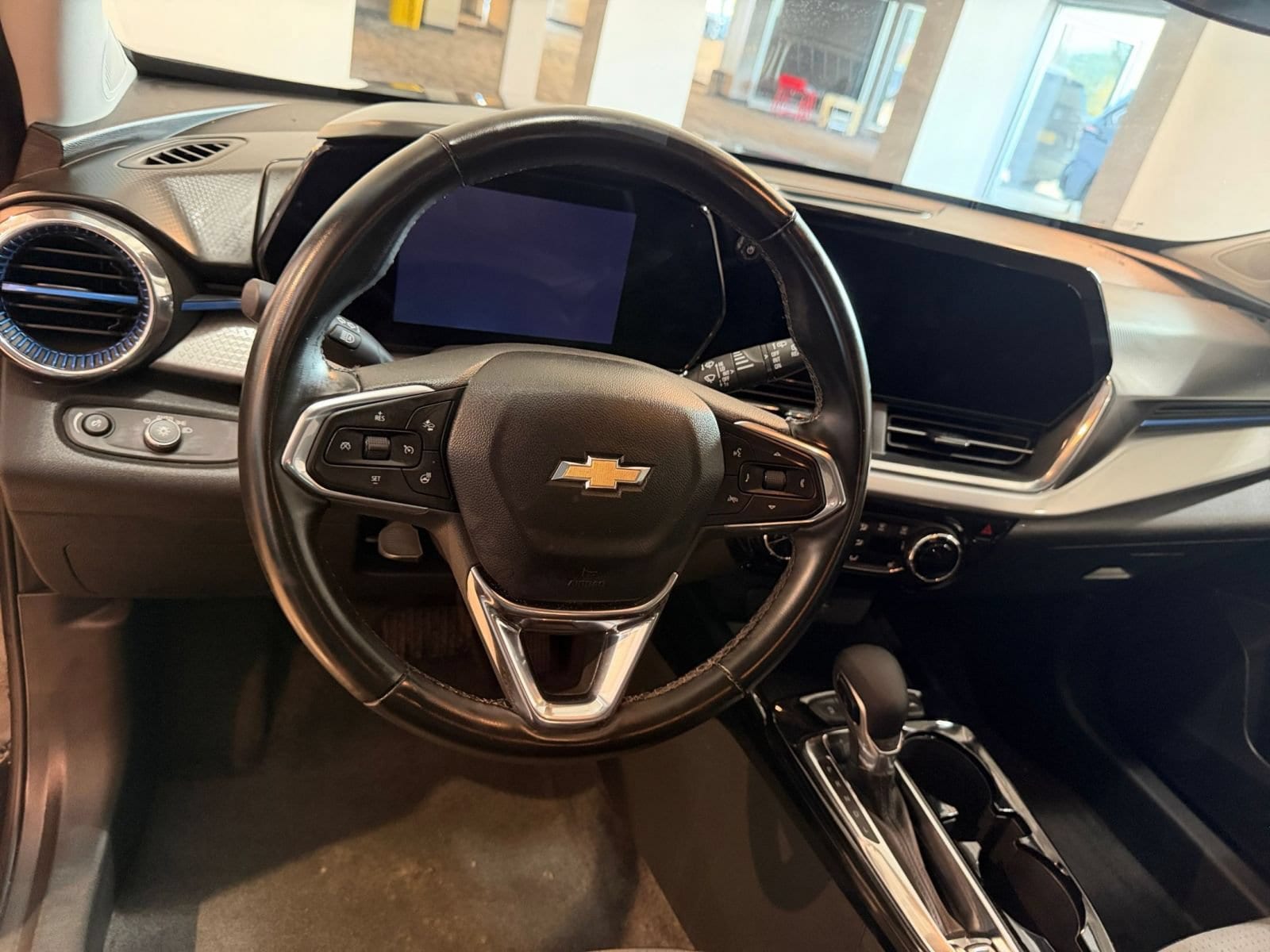 Thumbnail: 2025 Chevrolet Trax - 27