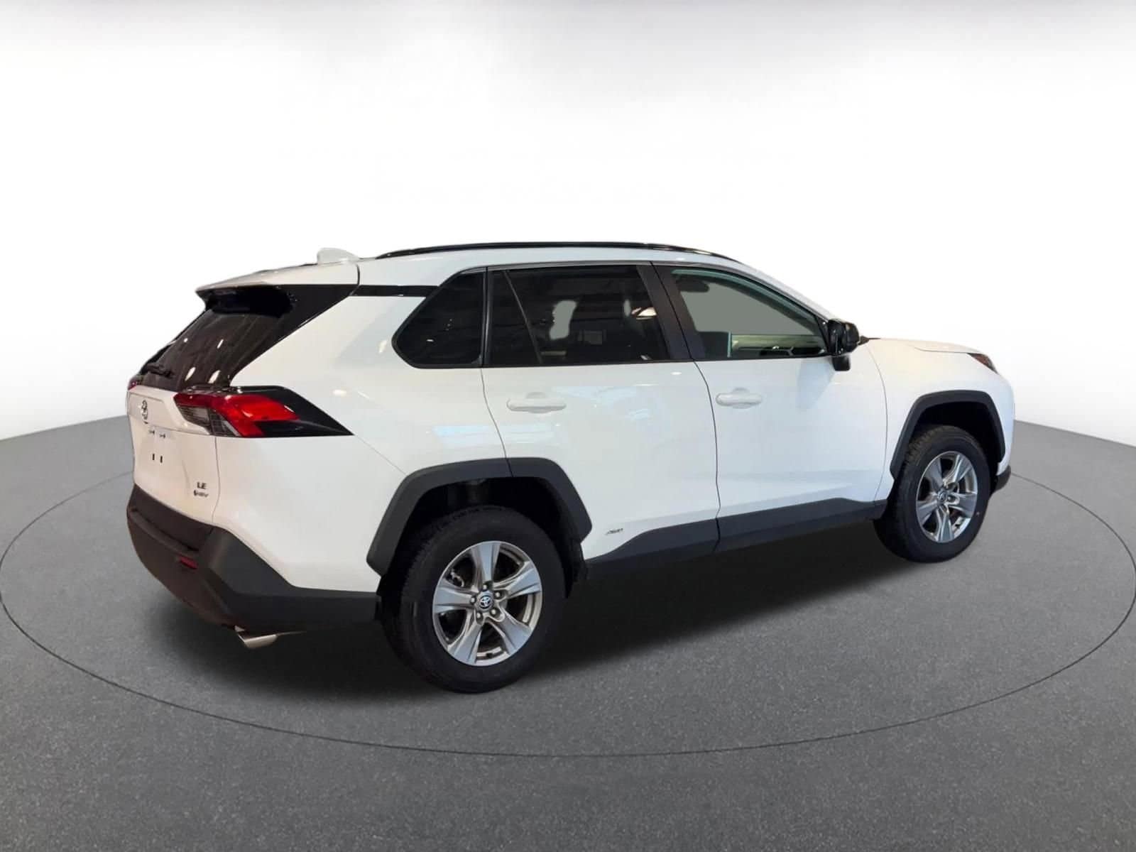 Thumbnail: 2025 Toyota RAV4 - 15