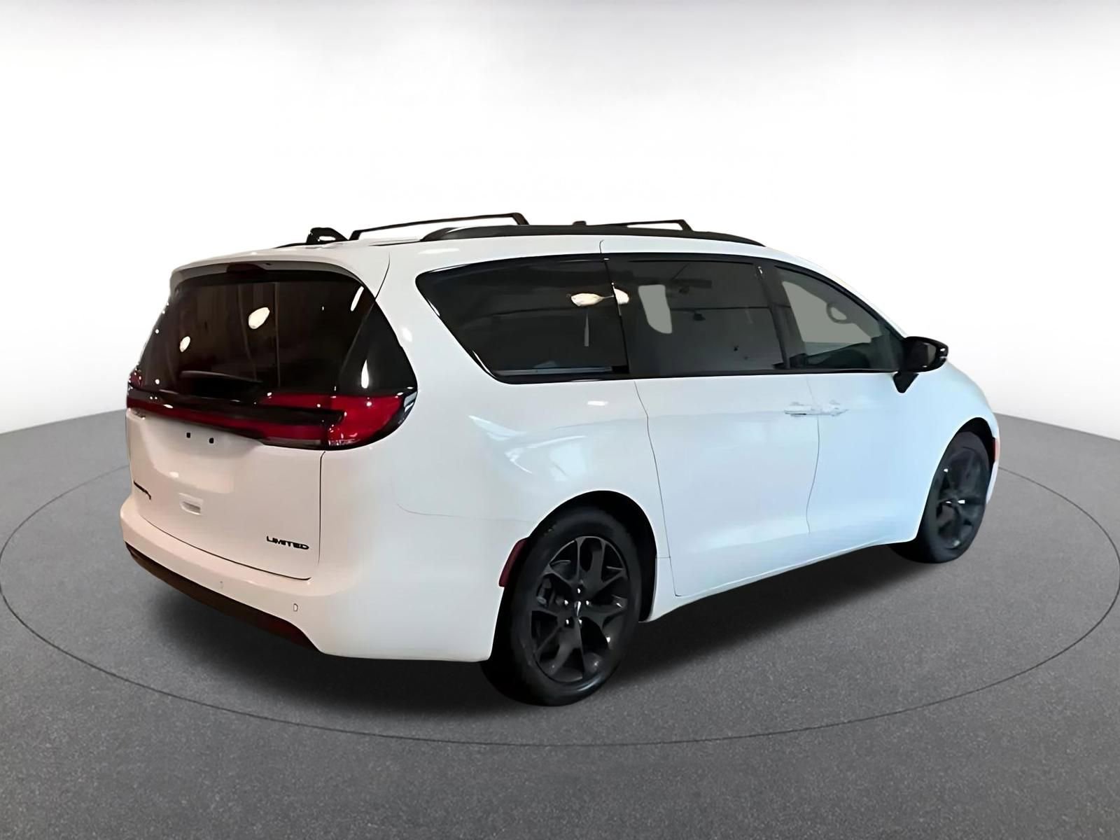 Thumbnail: 2025 Chrysler Pacifica - 15