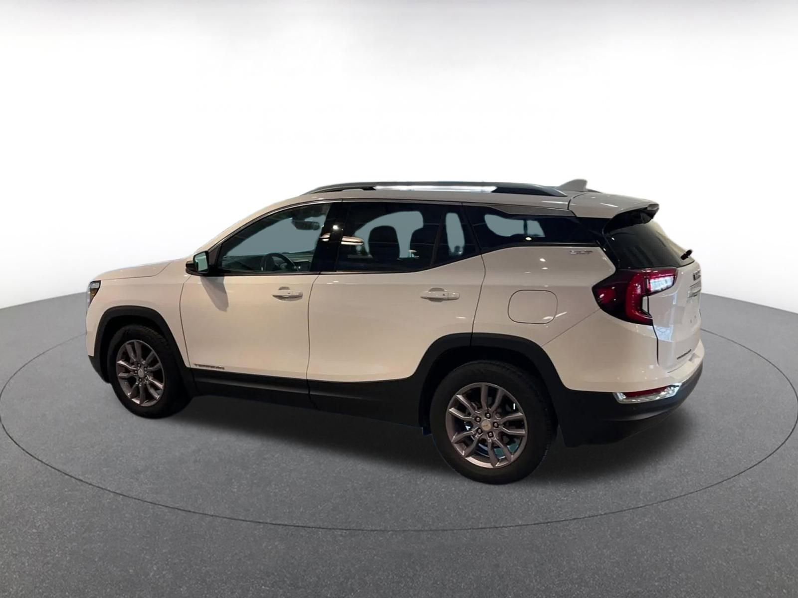 Thumbnail: 2023 GMC Terrain - 10