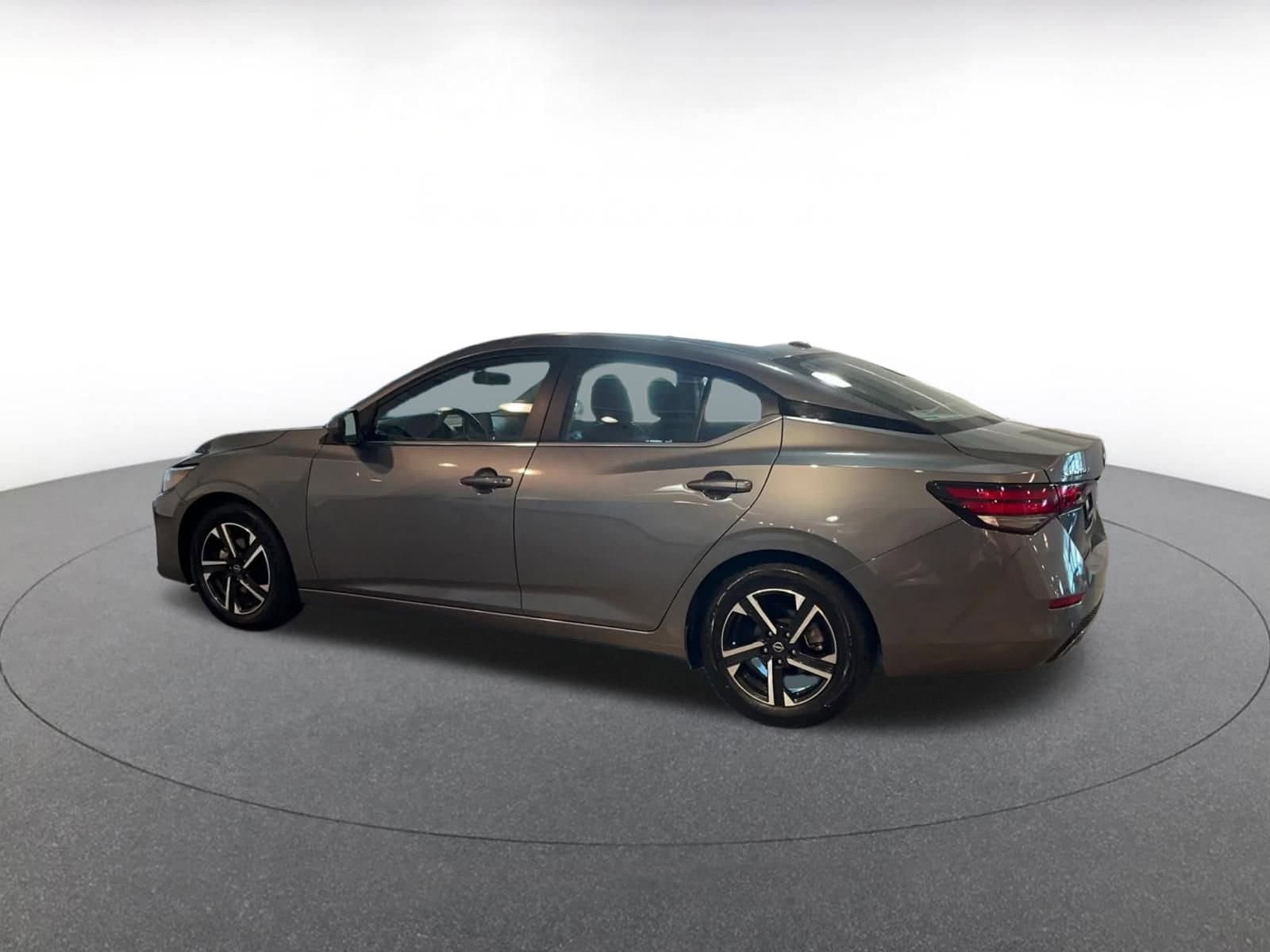 Thumbnail: 2024 Nissan Sentra - 10