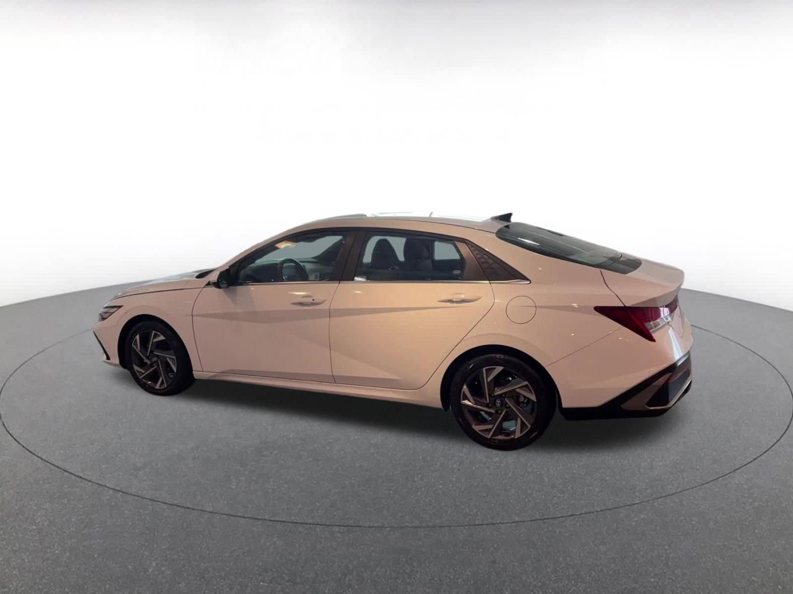 Thumbnail: 2025 Hyundai Elantra - 10