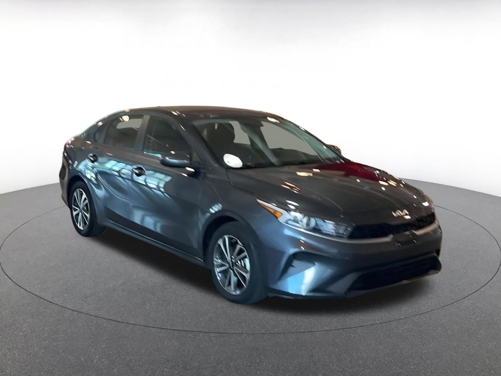 Thumbnail: 2024 Kia Forte - 3