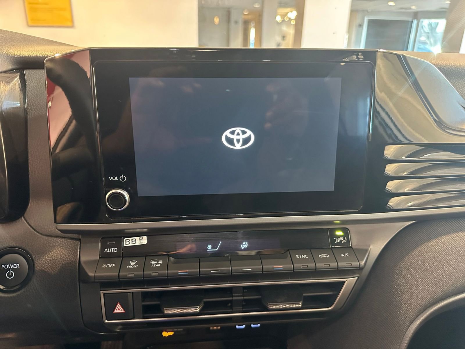 Thumbnail: 2025 Toyota Camry - 21