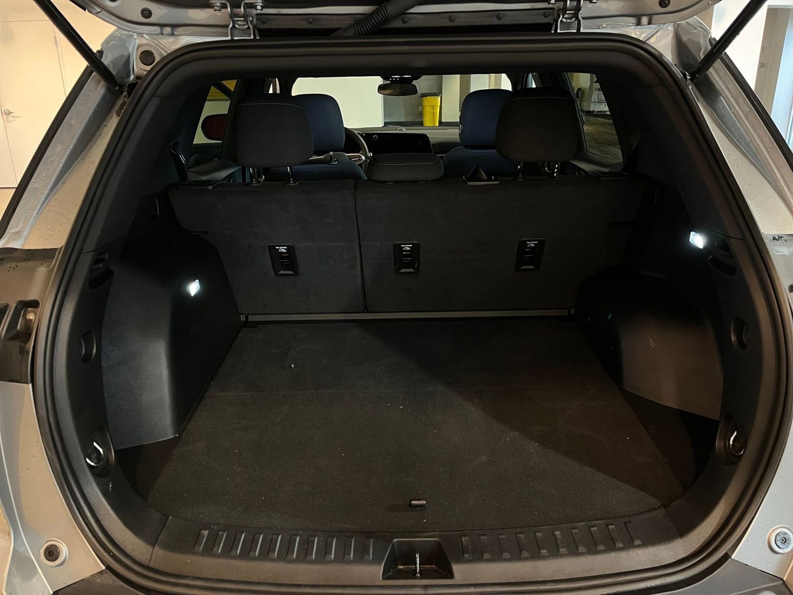 Thumbnail: 2025 Chevrolet Equinox - 32