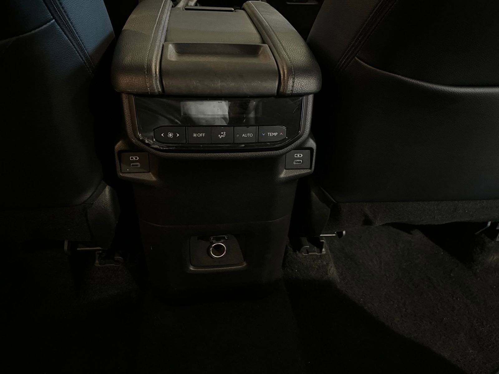 Thumbnail: 2025 Toyota Grand Highlander - 24