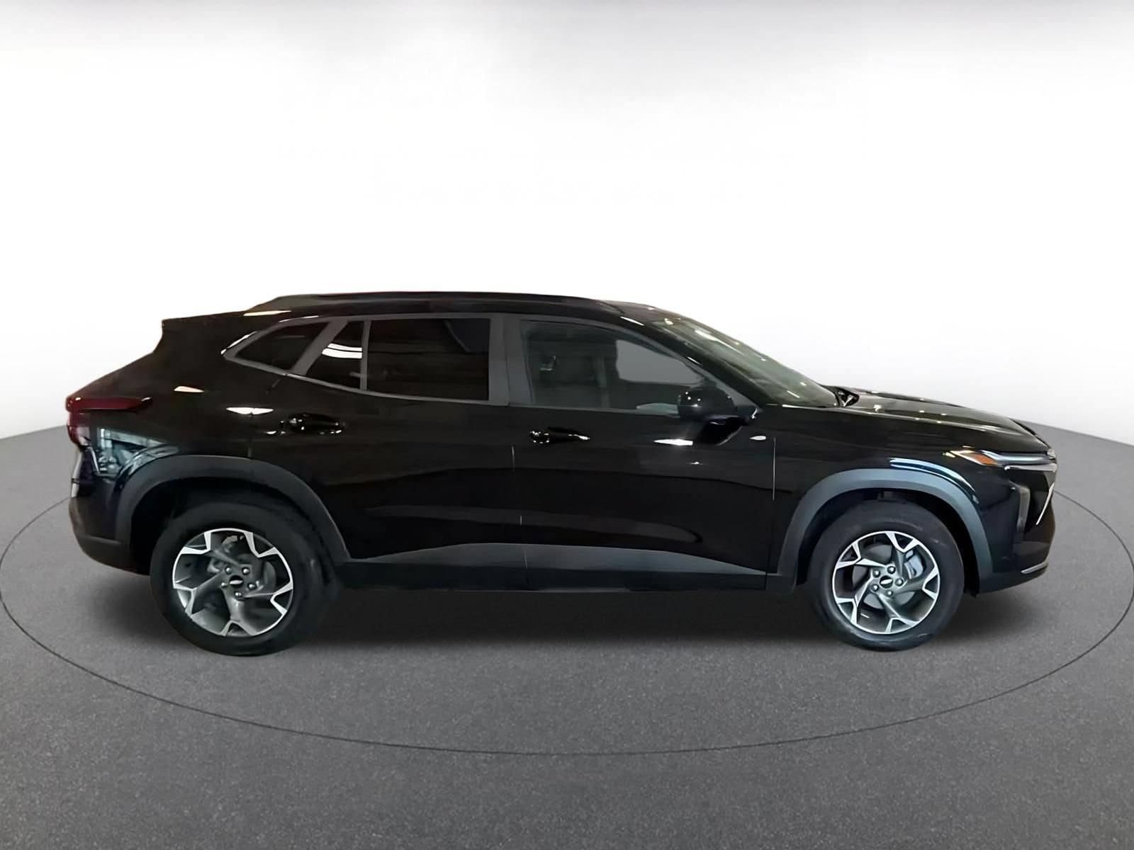 Thumbnail: 2025 Chevrolet Trax - 15