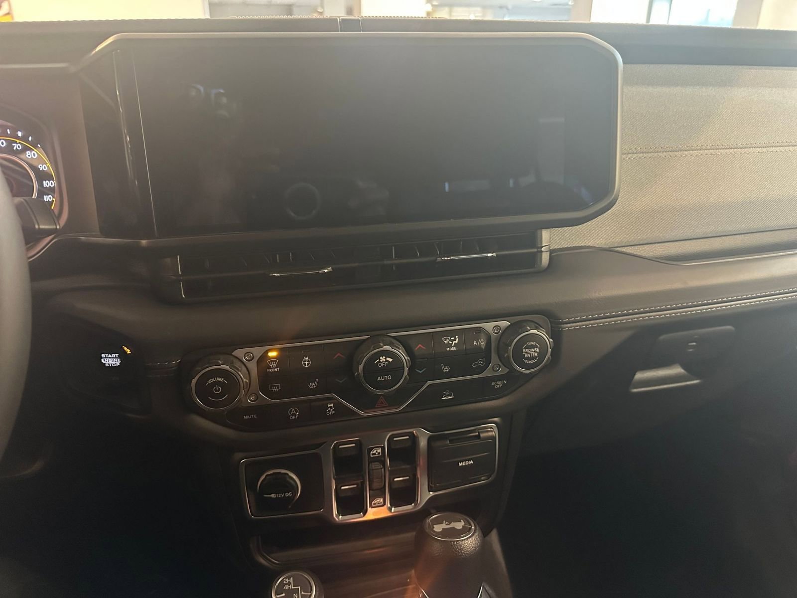 Thumbnail: 2025 Jeep Wrangler - 21