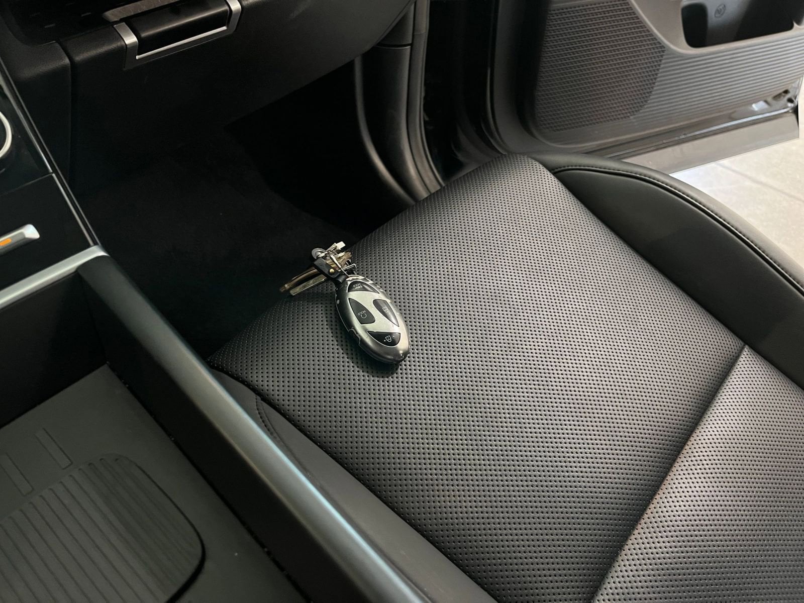 Thumbnail: 2024 Hyundai Santa Fe - 21