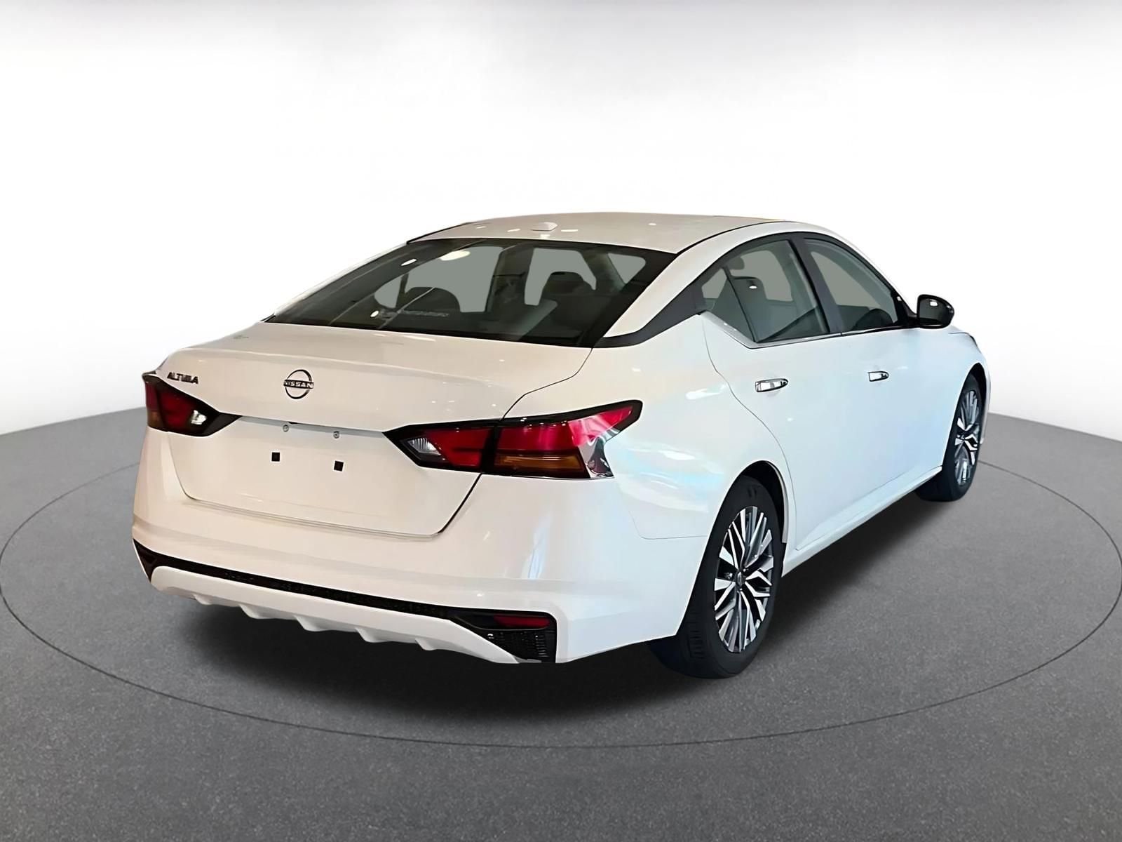 Thumbnail: 2025 Nissan Altima - 14