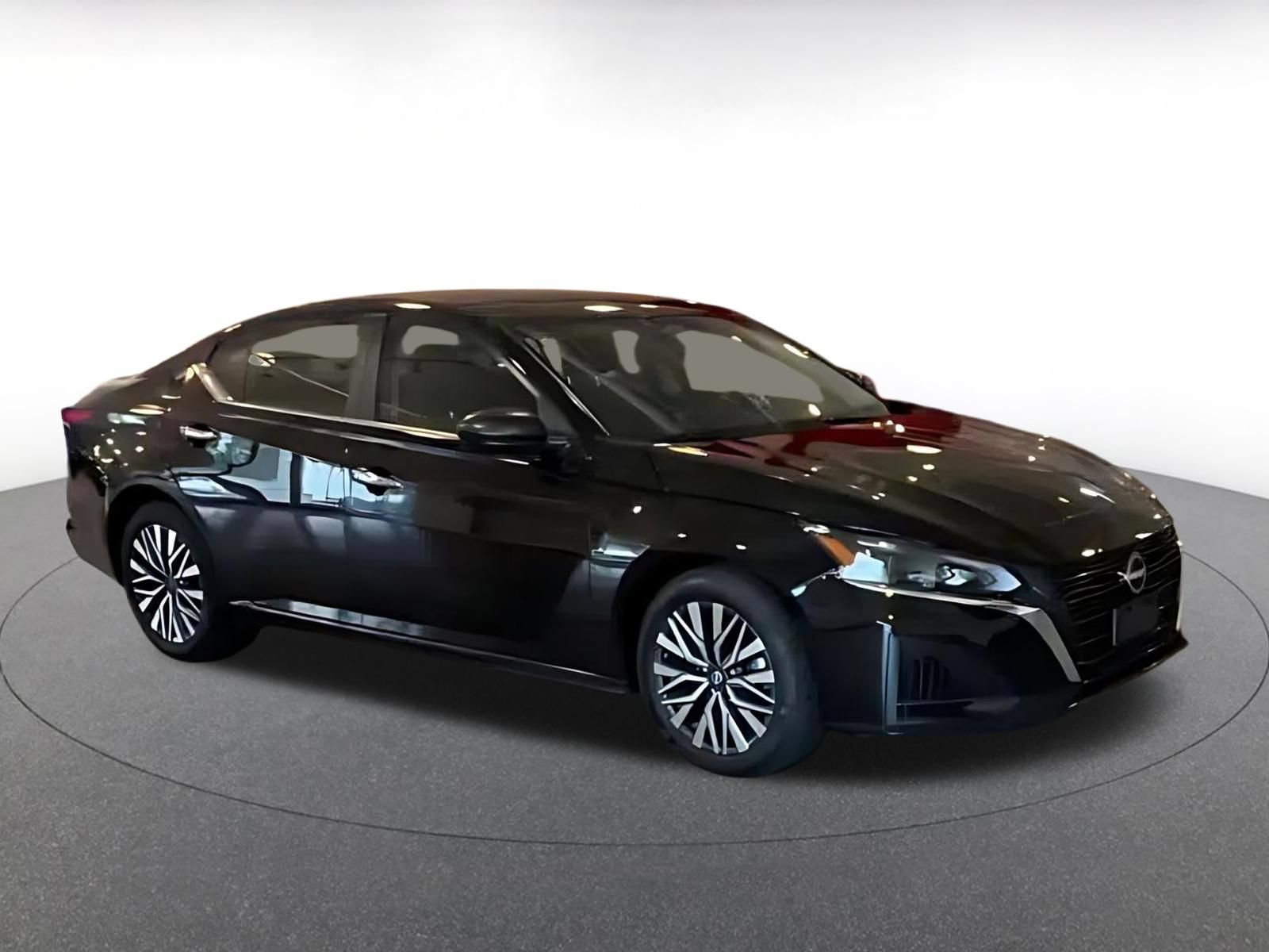 Thumbnail: 2025 Nissan Altima - 4