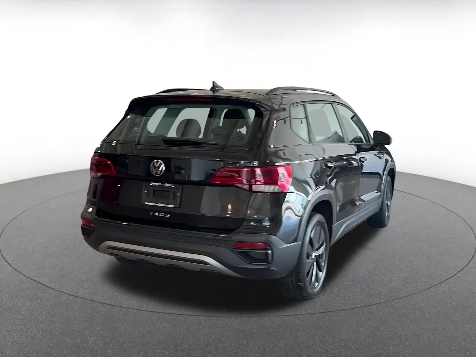 Thumbnail: 2024 Volkswagen Taos - 14