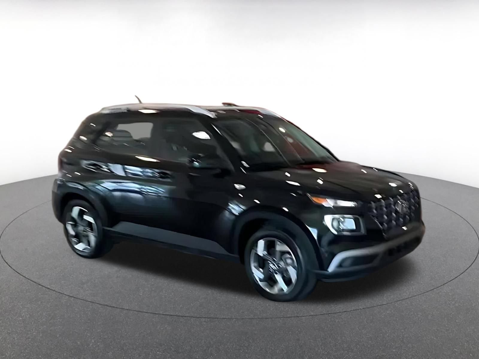 Thumbnail: 2025 Hyundai Venue - 2