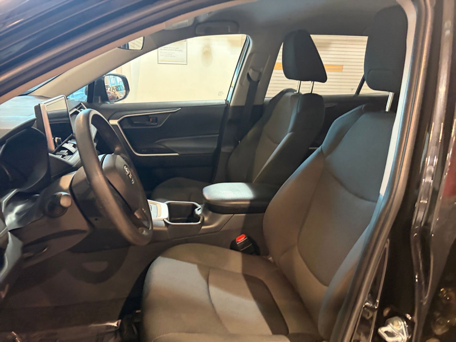 Thumbnail: 2025 Toyota RAV4 - 25