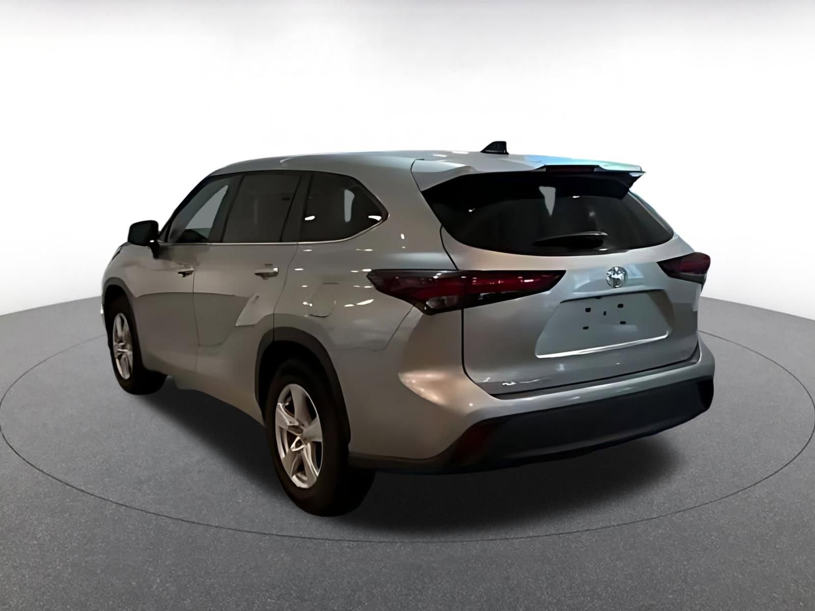 Thumbnail: 2025 Toyota Highlander - 16
