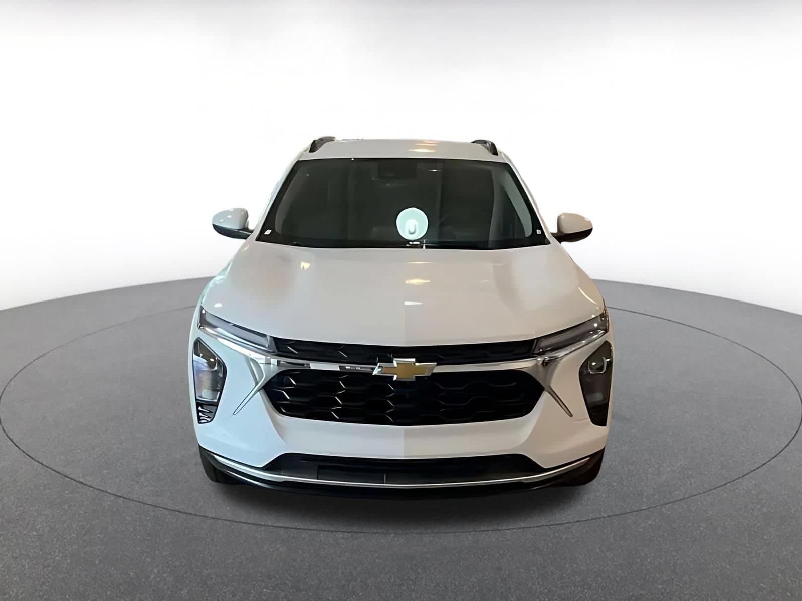 Thumbnail: 2025 Chevrolet Trax - 4