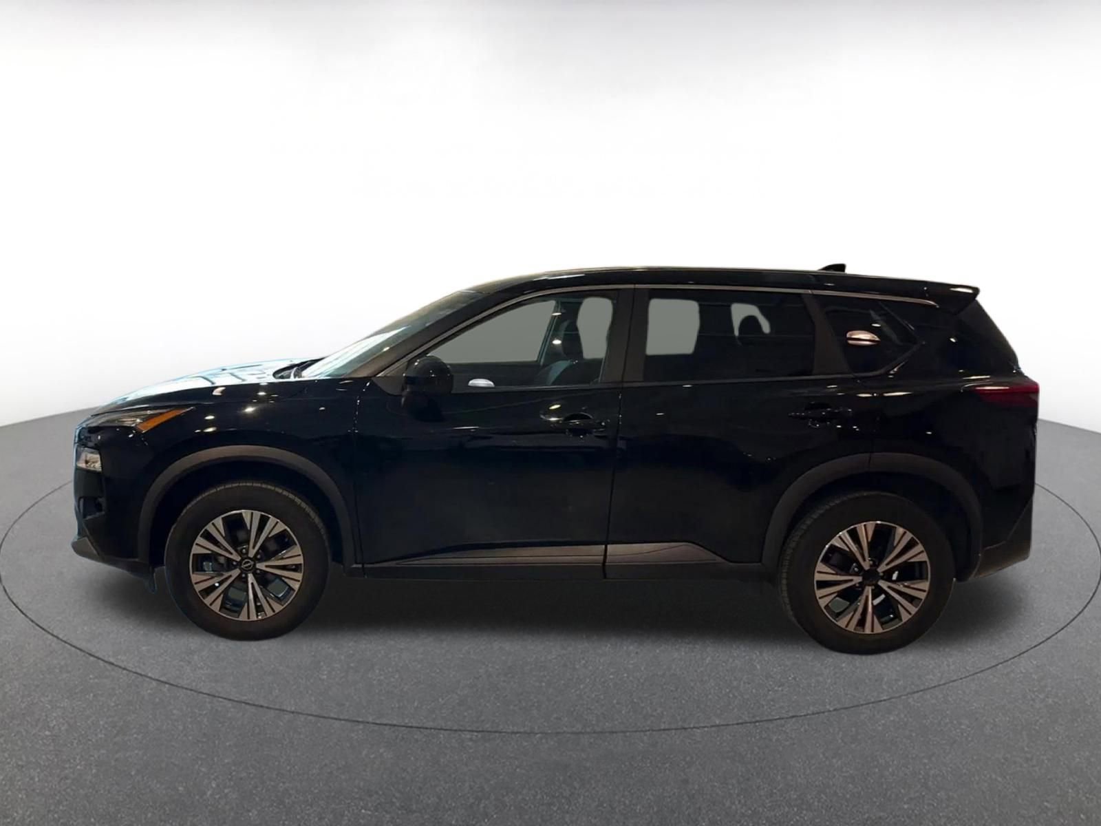 Thumbnail: 2023 Nissan Rogue - 9