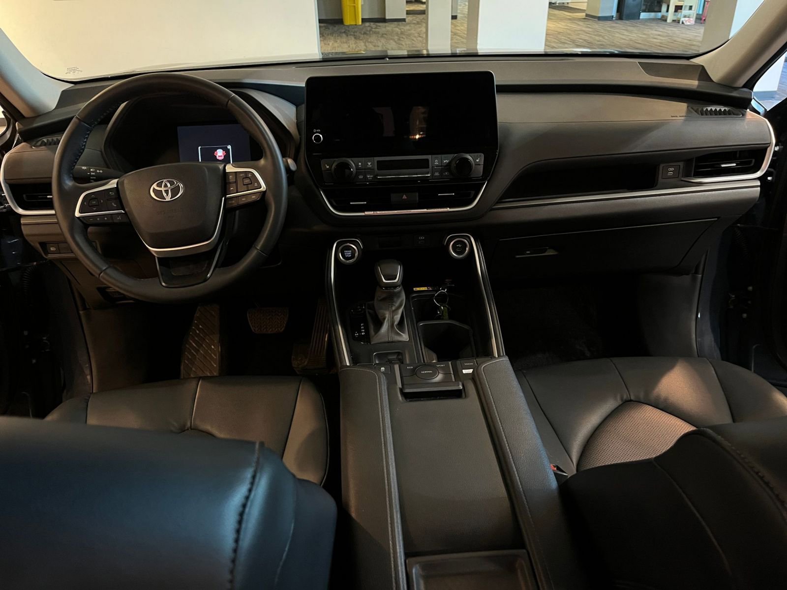 Thumbnail: 2025 Toyota Grand Highlander - 35