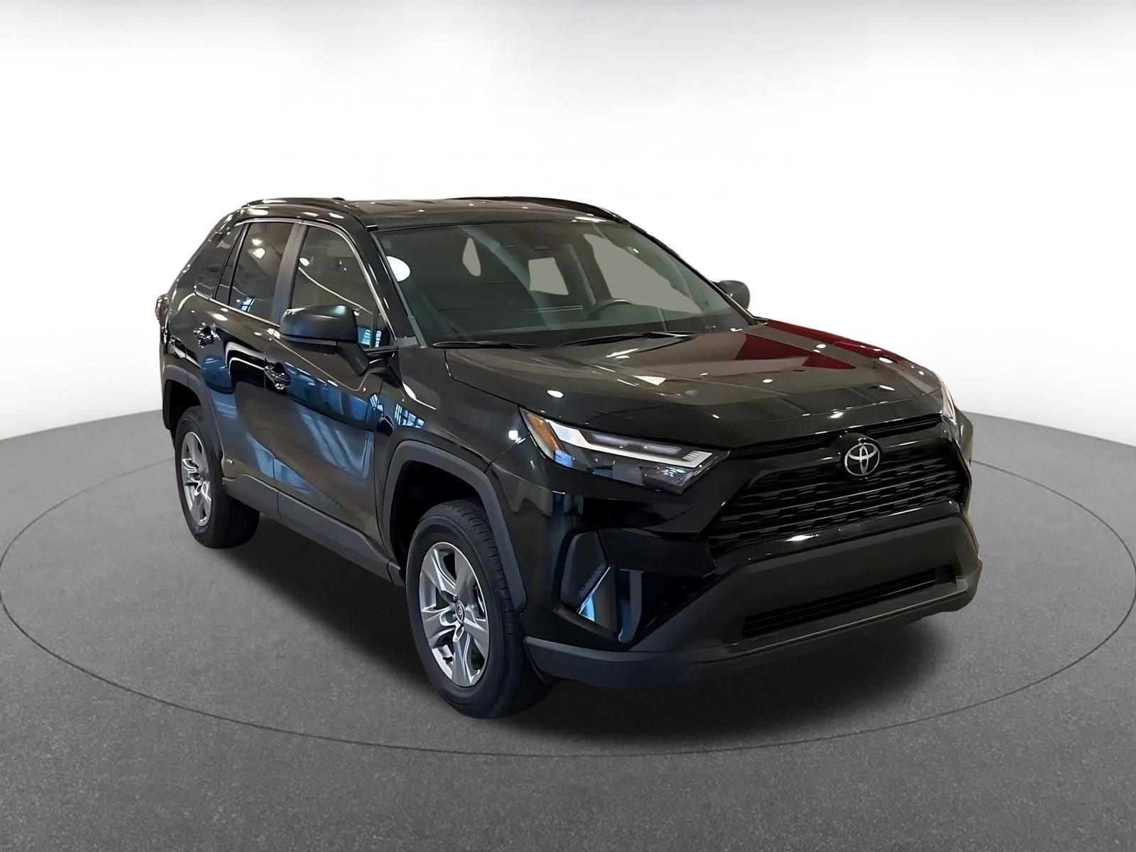 Thumbnail: 2025 Toyota RAV4 - 3