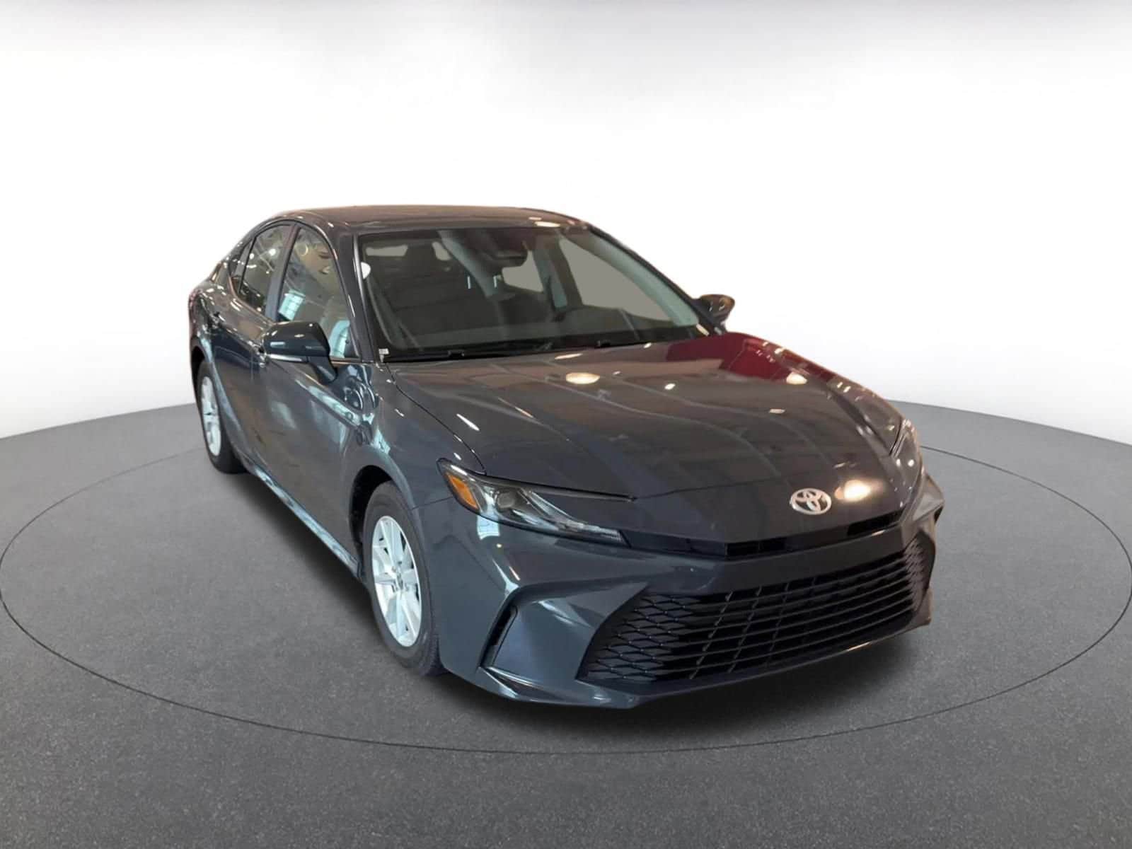 Thumbnail: 2025 Toyota Camry - 3