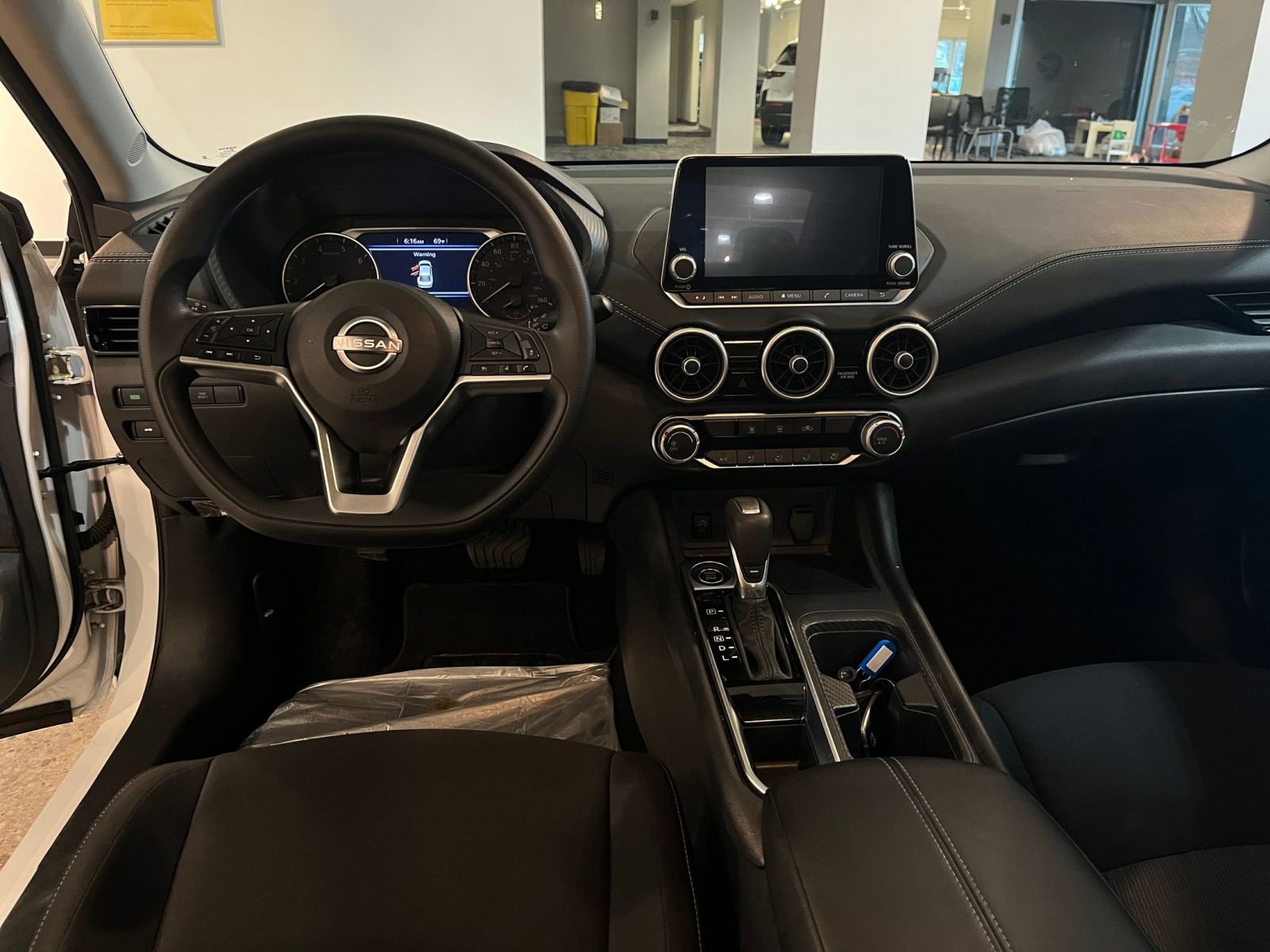 Thumbnail: 2025 Nissan Sentra - 33