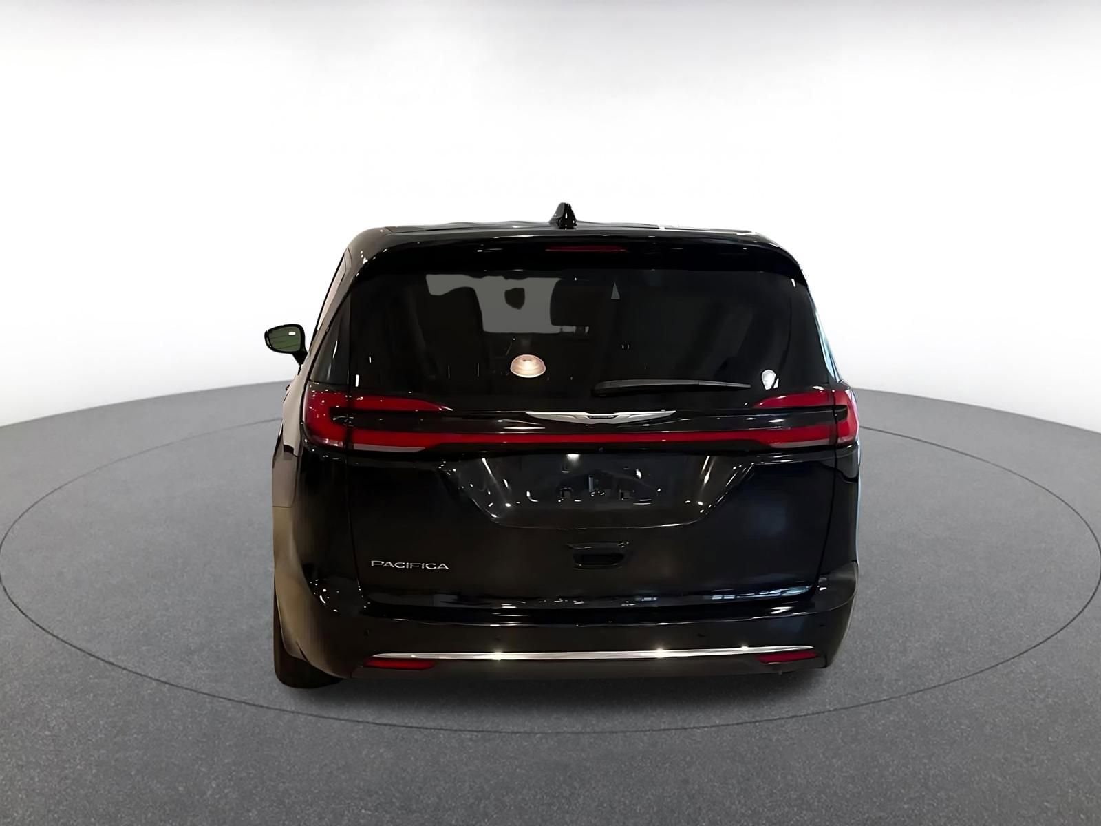 Thumbnail: 2025 Chrysler Pacifica - 12