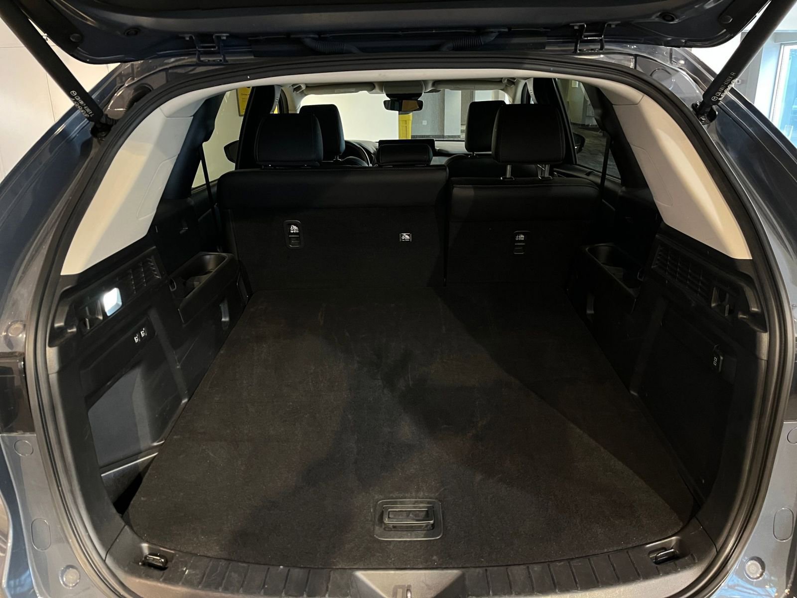 Thumbnail: 2025 Mazda CX-70 - 33