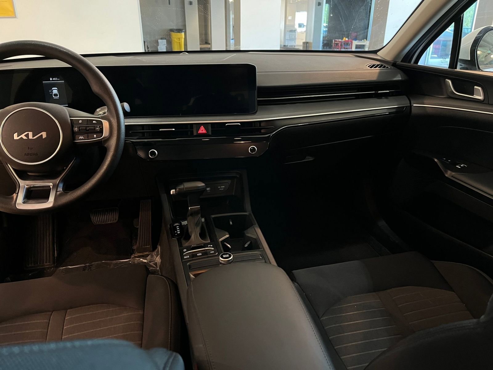 Thumbnail: 2025 Kia K5 - 35