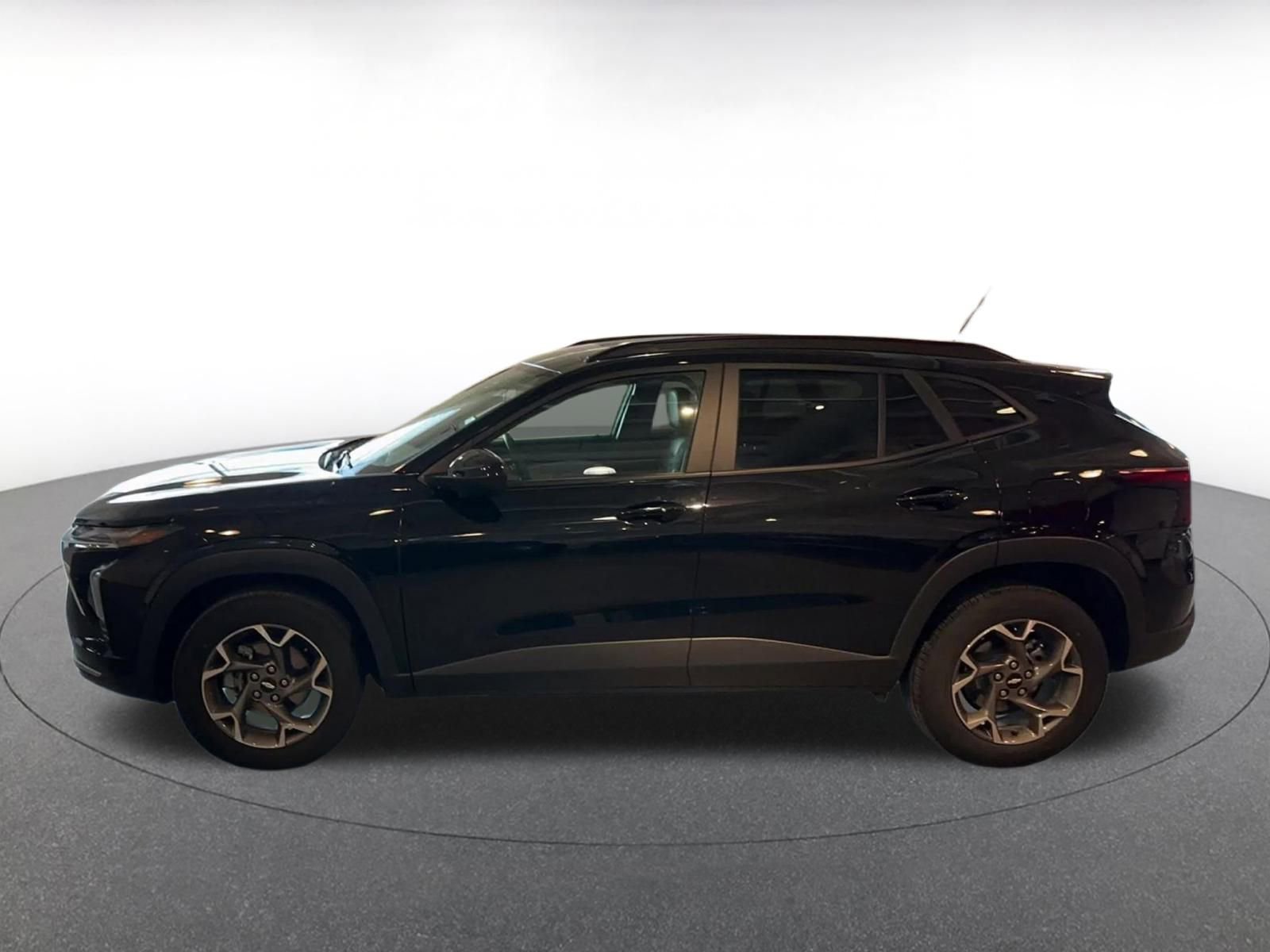 Thumbnail: 2025 Chevrolet Trax - 9