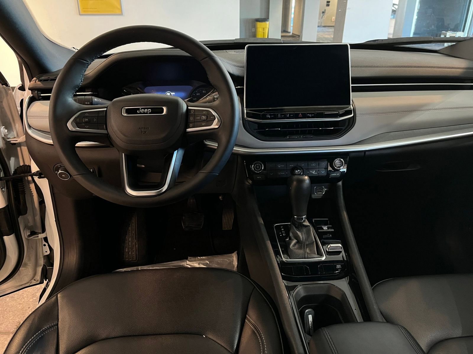 Thumbnail: 2025 Jeep Compass - 34