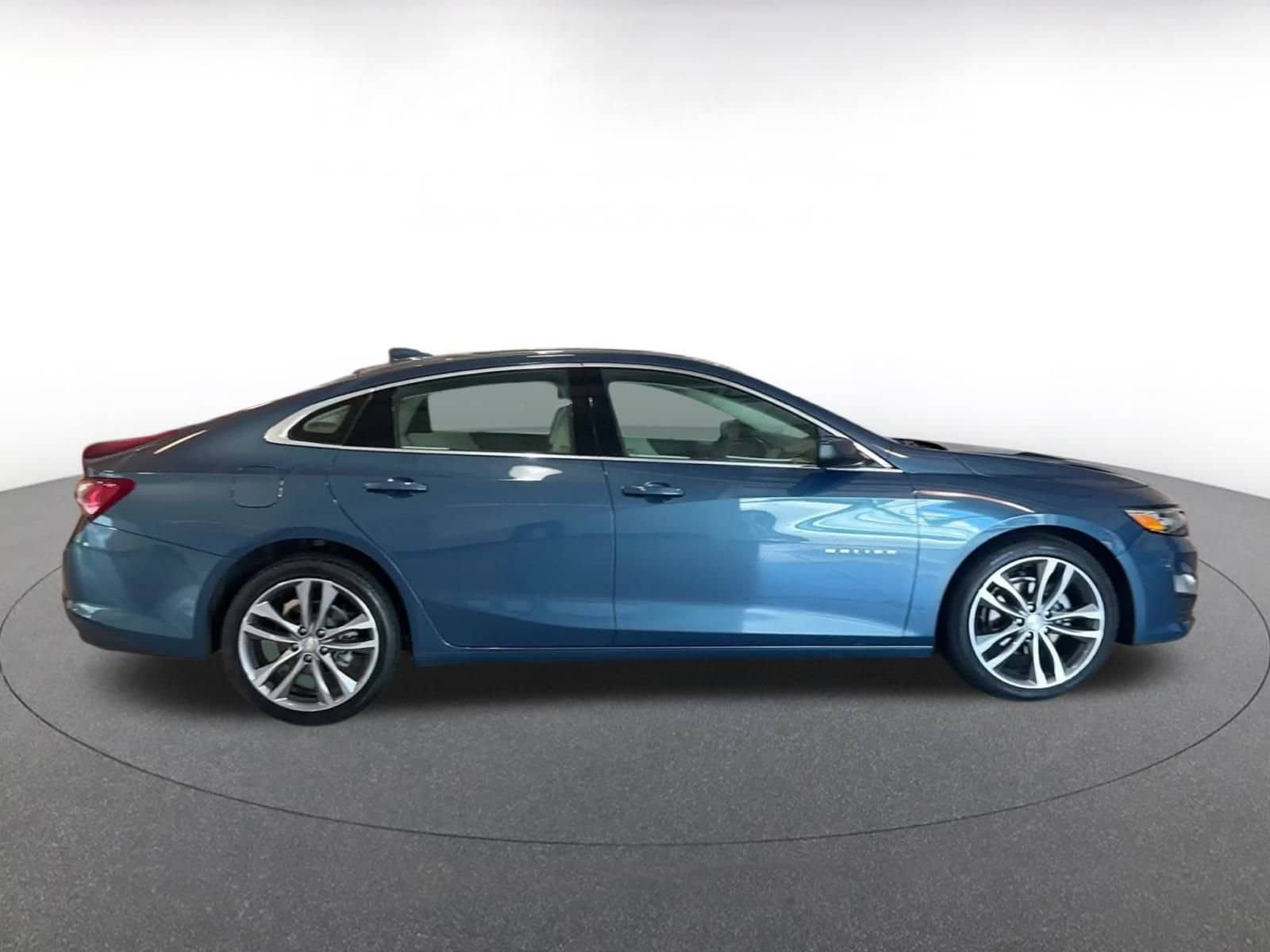 Thumbnail: 2024 Chevrolet Malibu - 16