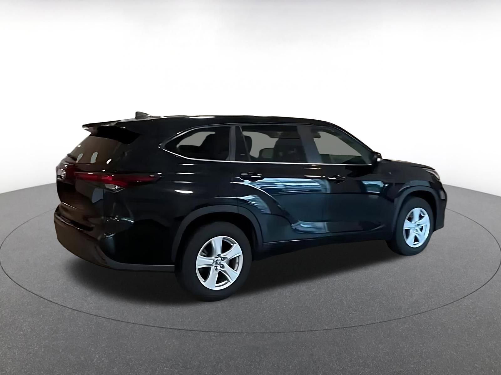 Thumbnail: 2025 Toyota Highlander - 12