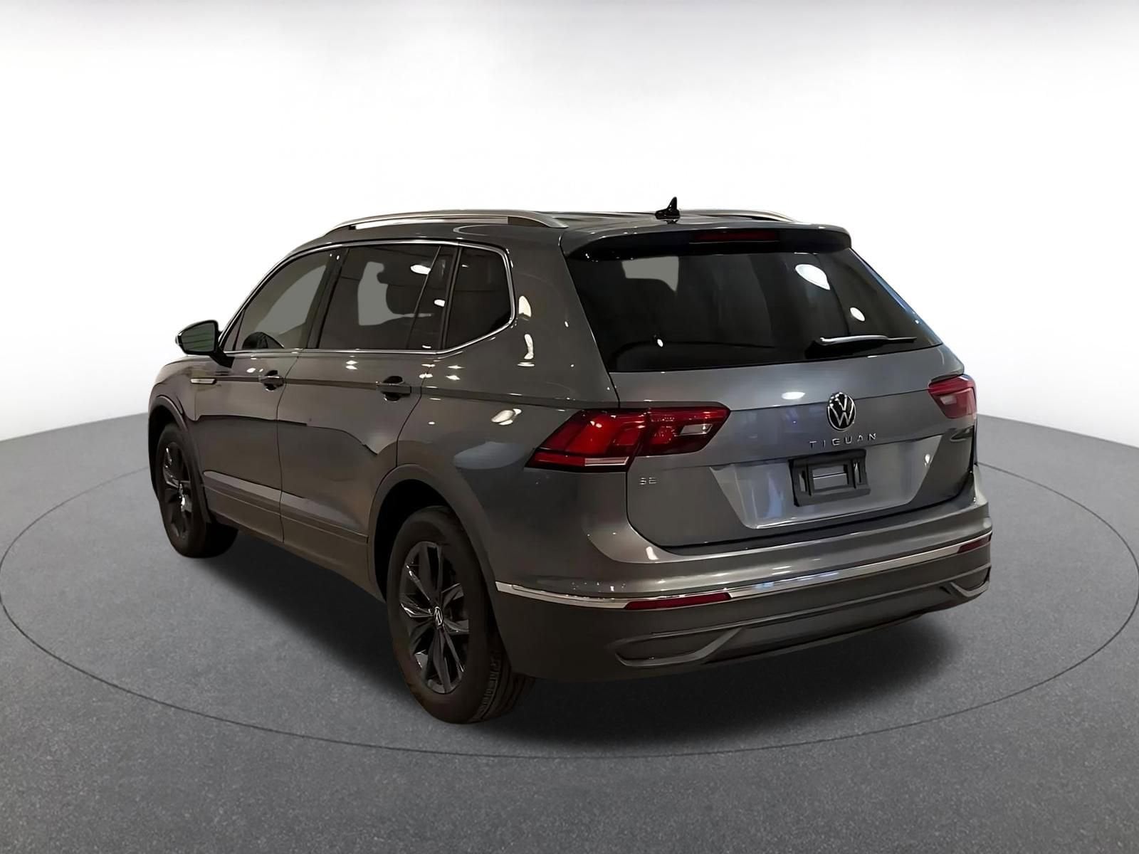 Thumbnail: 2024 Volkswagen Tiguan - 11