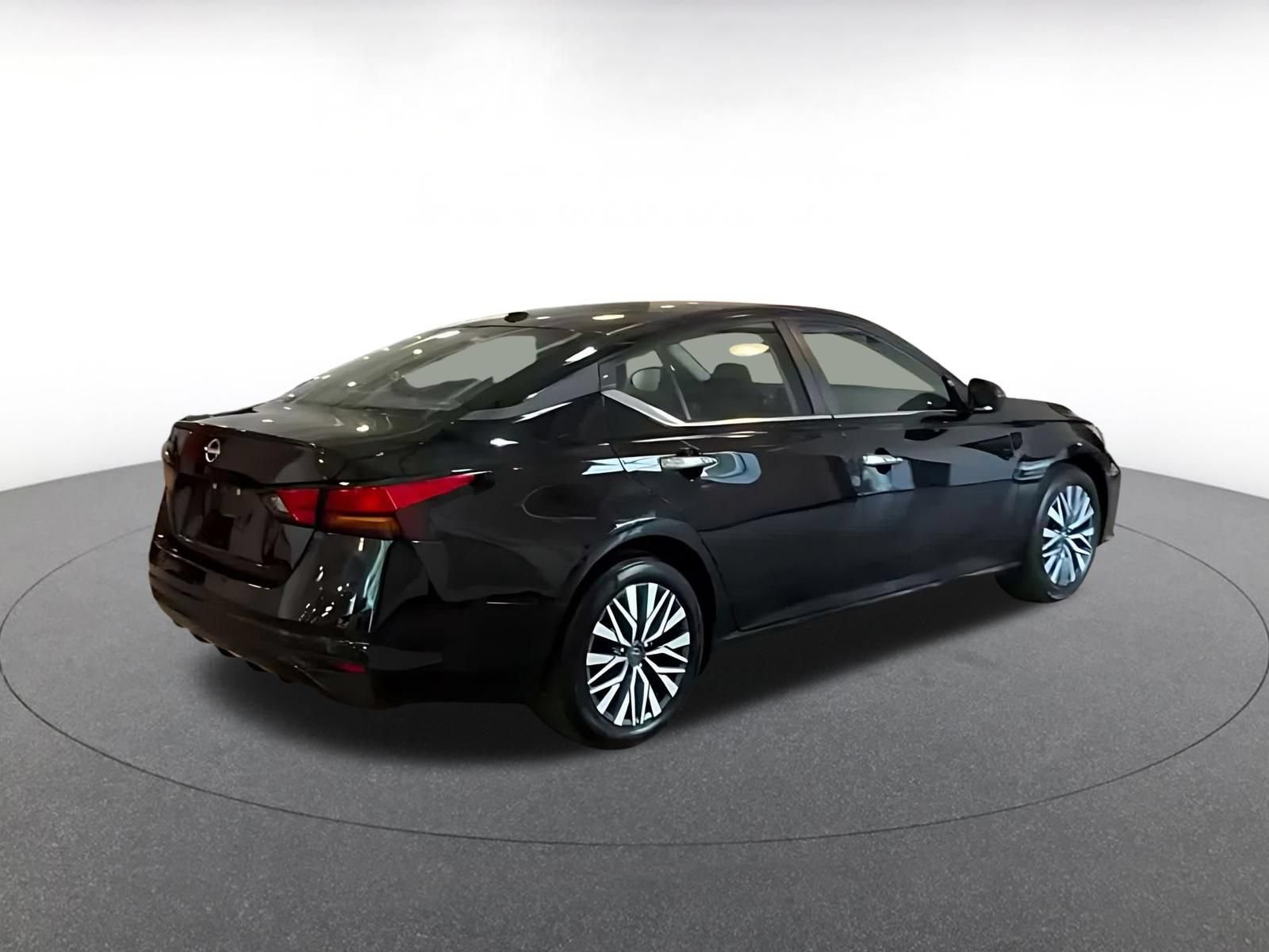 Thumbnail: 2025 Nissan Altima - 10