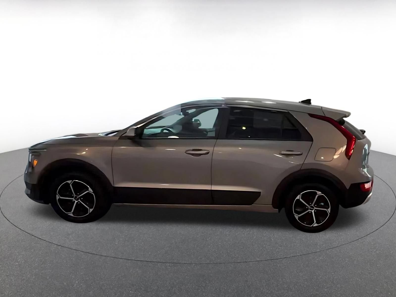 Thumbnail: 2026 Kia Niro - 7