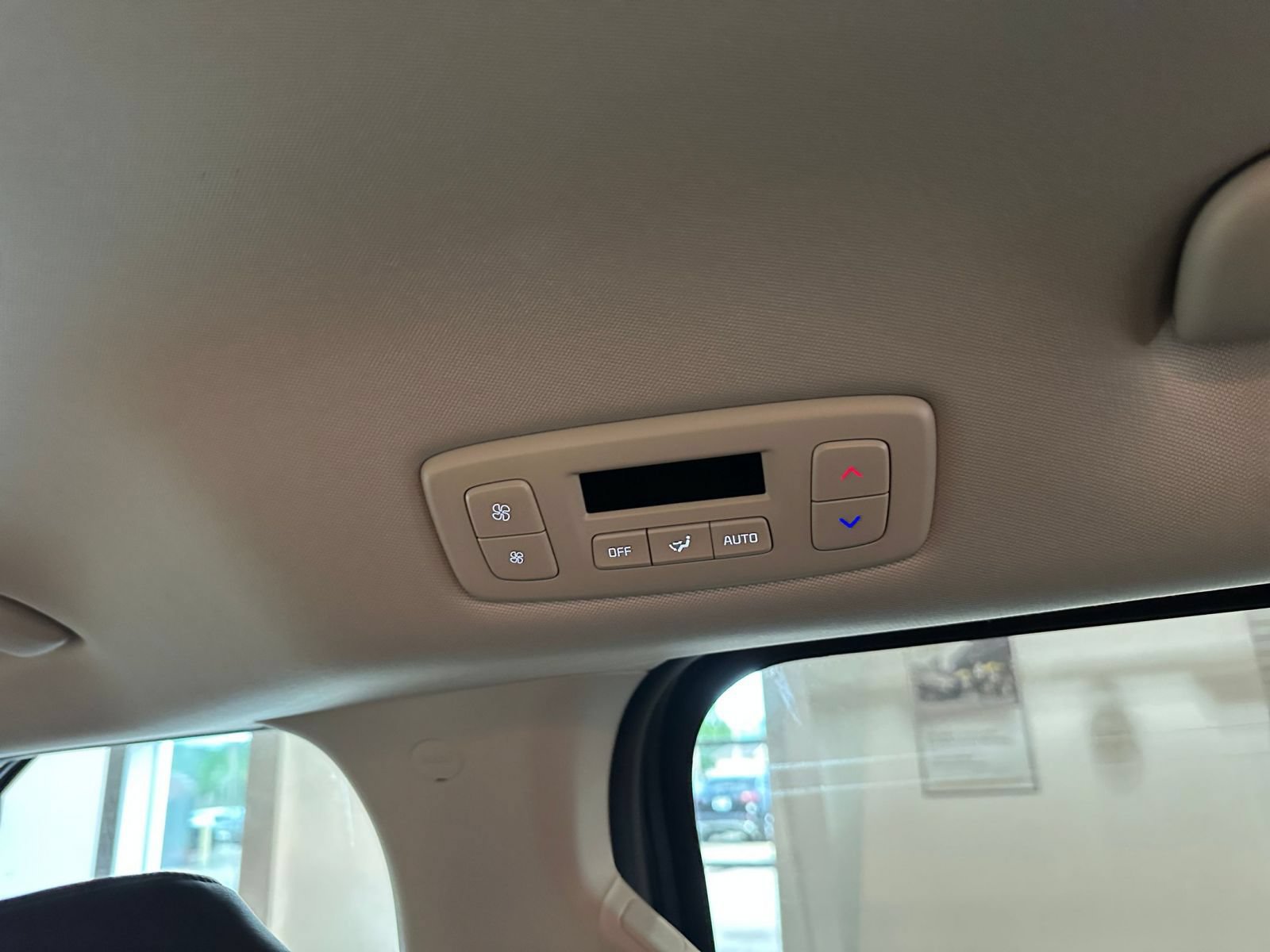 Thumbnail: 2026 Kia Carnival - 24