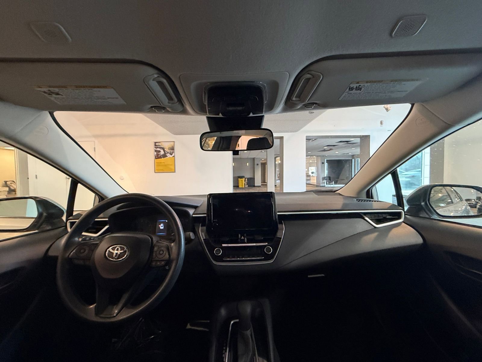 Thumbnail: 2025 Toyota Corolla - 32