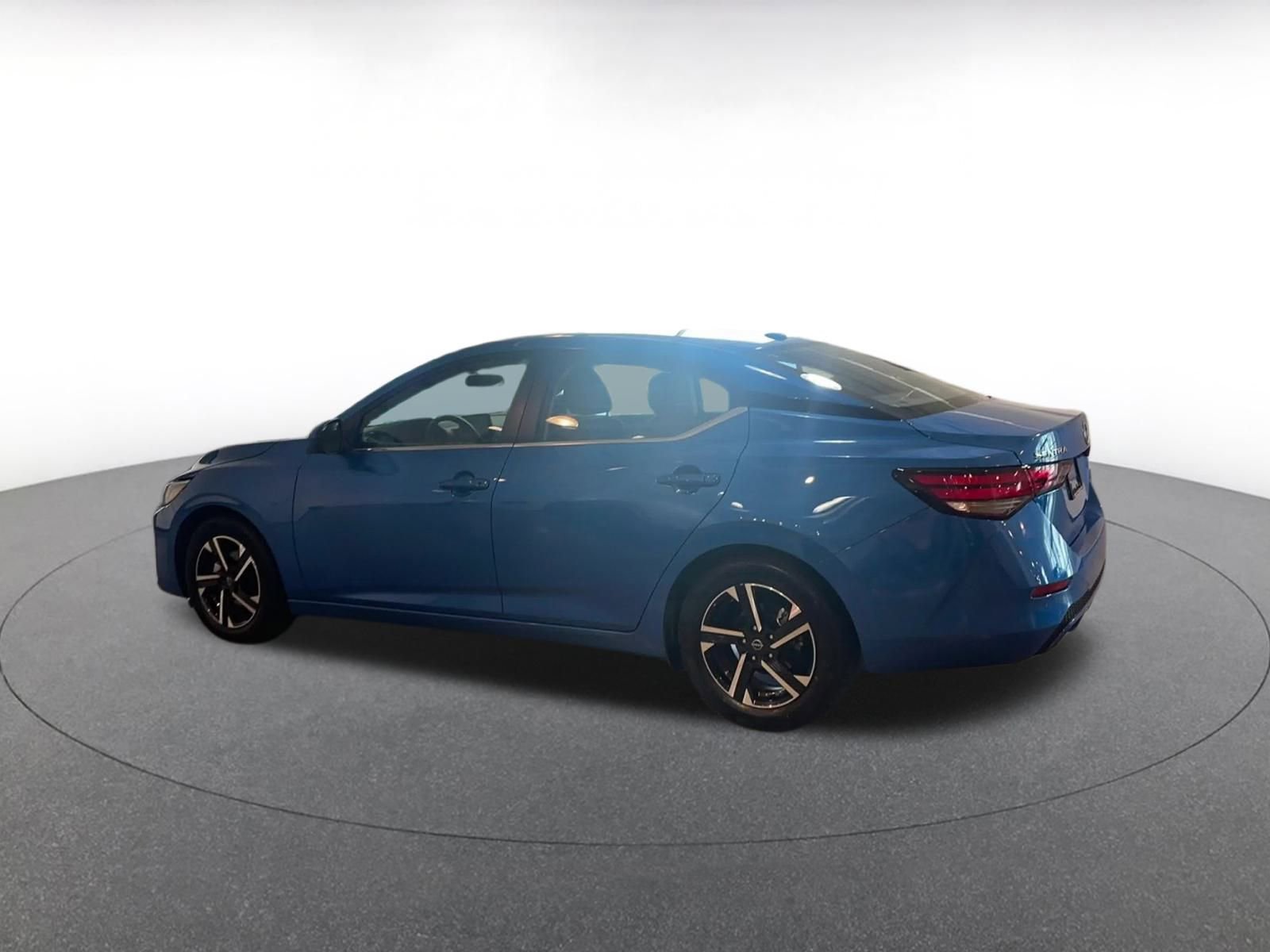 Thumbnail: 2024 Nissan Sentra - 10