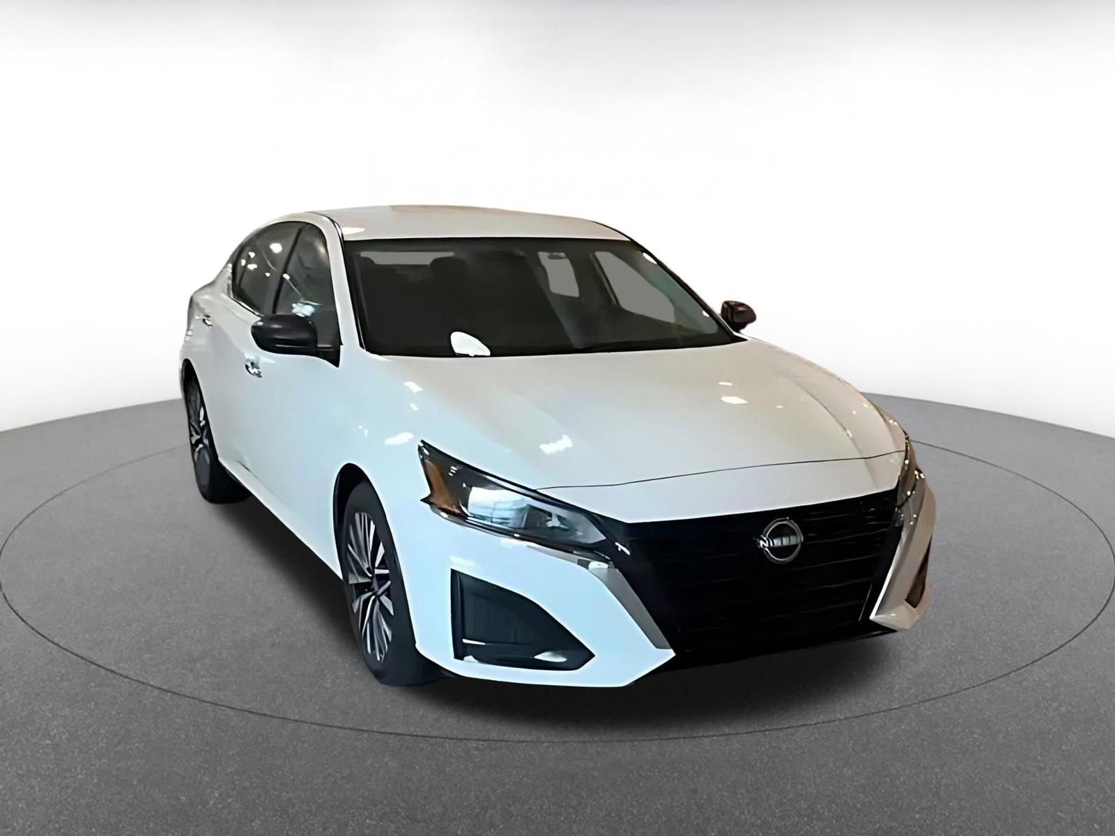 Thumbnail: 2025 Nissan Altima - 12