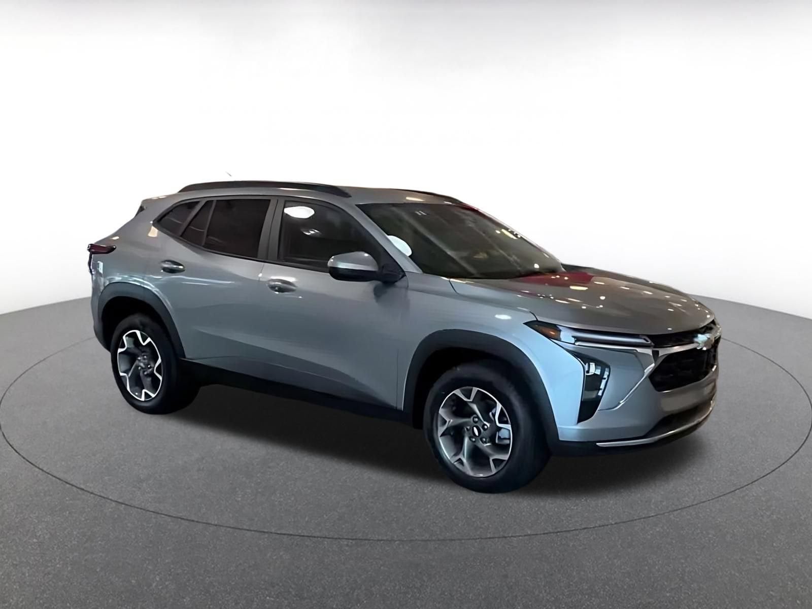 Thumbnail: 2025 Chevrolet Trax - 2