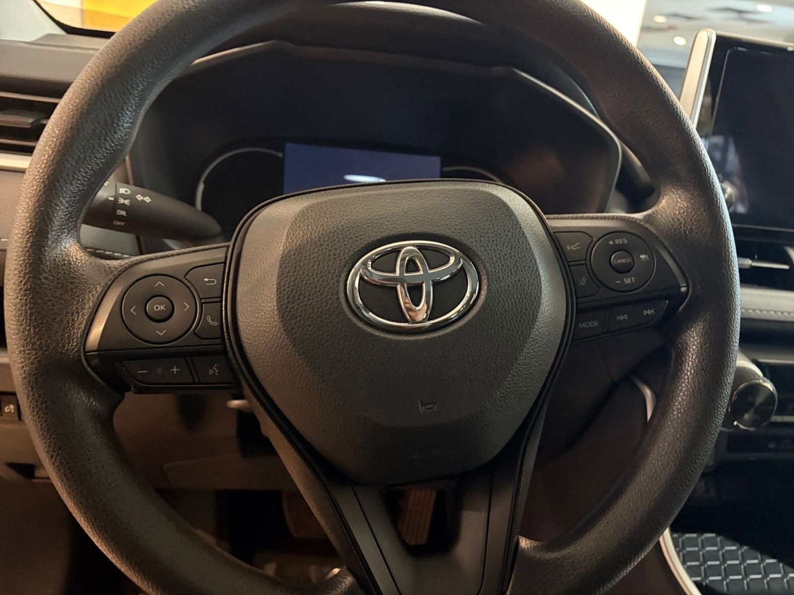 Thumbnail: 2025 Toyota RAV4 - 27