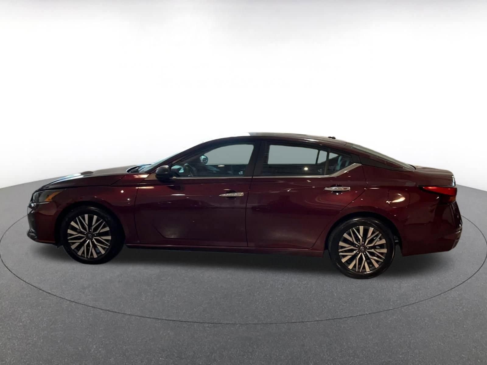 Thumbnail: 2024 Nissan Altima - 9