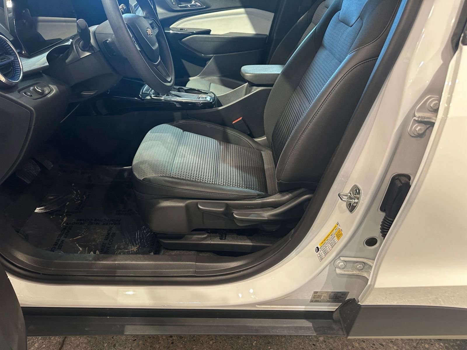 Thumbnail: 2025 Chevrolet Trax - 23