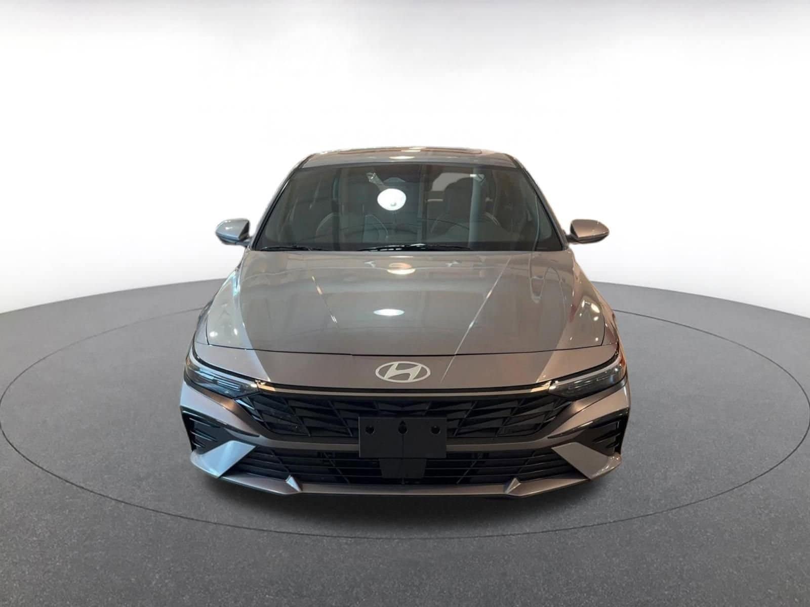 Thumbnail: 2025 Hyundai Elantra - 4