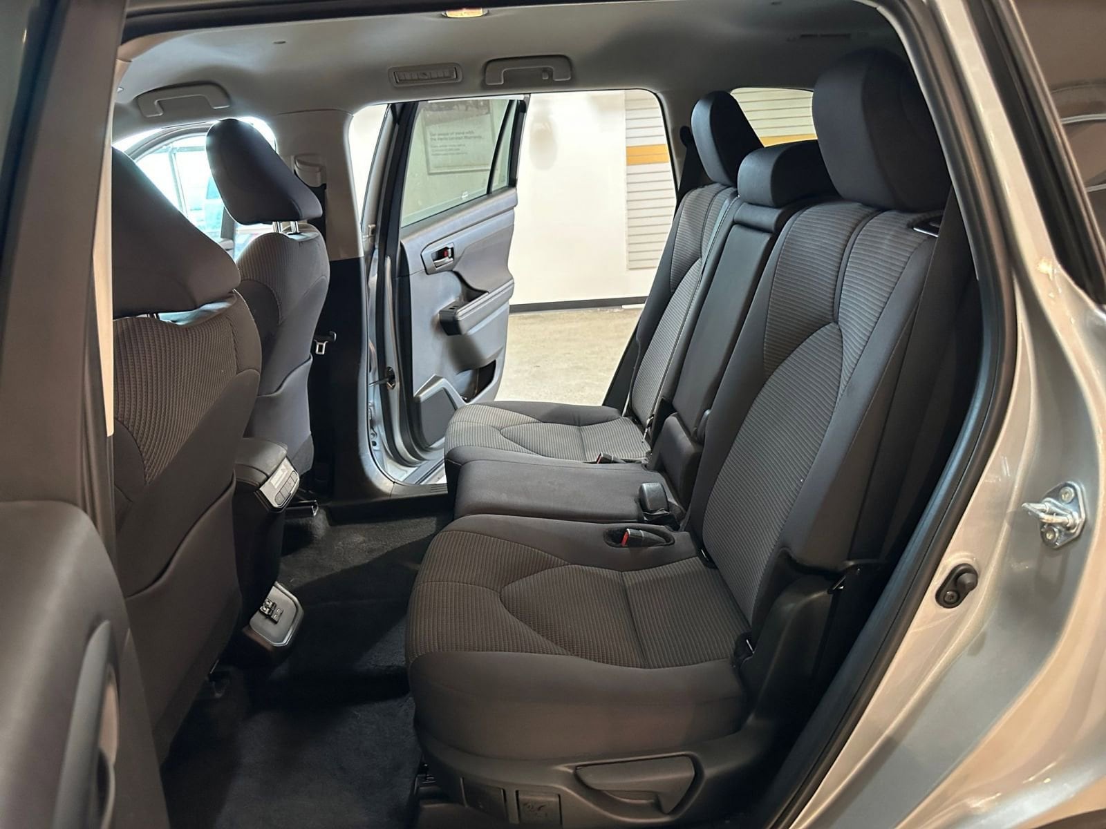 Thumbnail: 2025 Toyota Highlander - 27